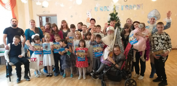 В преддверие Новогодних и Рождественских праздников по инициативе Волгоградской областной детской библиотеки проходит благотворительная акция «Чудо-Ёлка»