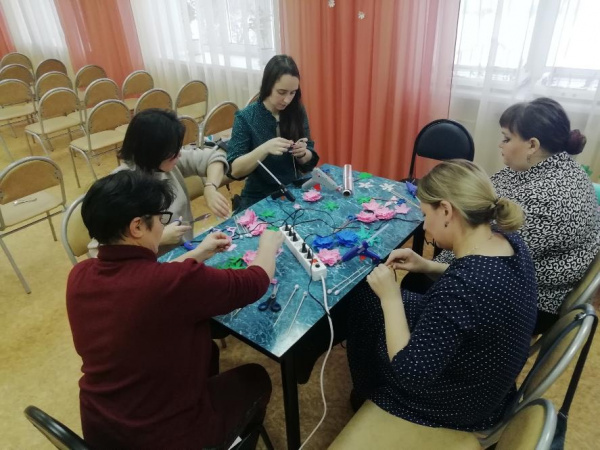 В Кузбассе в центре "Берегиня" прошли творческие мастер-классы для детей с инвалидностью и их матерей